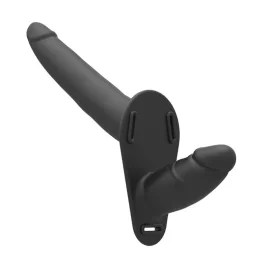 BASIC X Rene postroj s dvojím černým penisem s realistickým tvarem a výraznou žilnatinou.