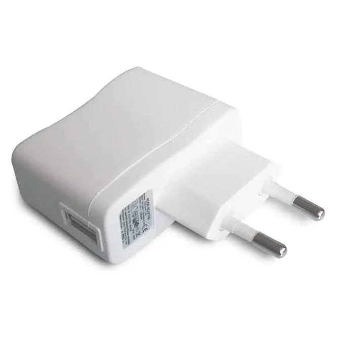 Univerzální USB nabíječka / adaptér  220V 5V TÜV certifikát