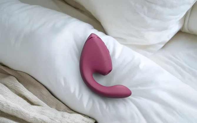 Womanizer Next Duo stimulátor klitorisu a vibrátor 2 v 1  - Dusky pink
