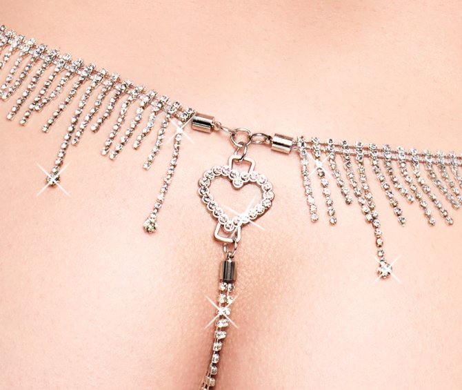 Cottelli Lingerie tanga se stříbrnou ozdobou s kamínky