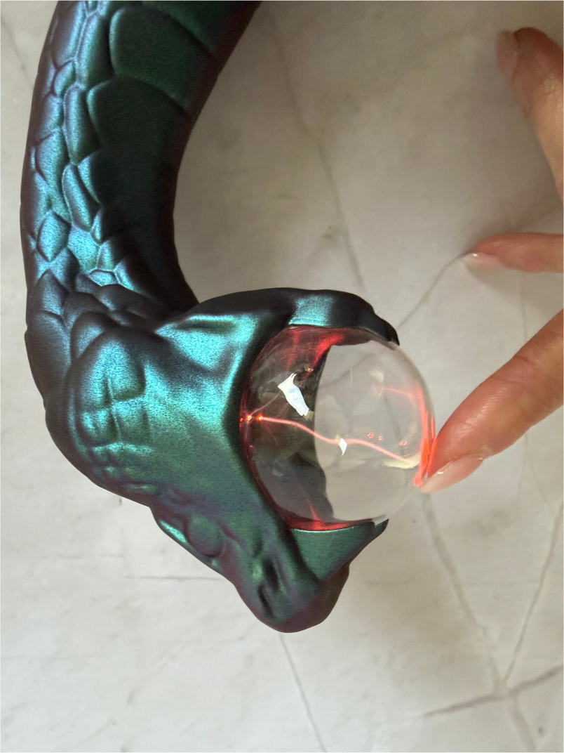 Detail vibrační koule na vulvu a klitoris vibratoru Temptasia Snake